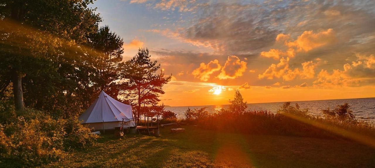 Mereaeaere Glamping Ja Rannamaja Liimala Екстер'єр фото